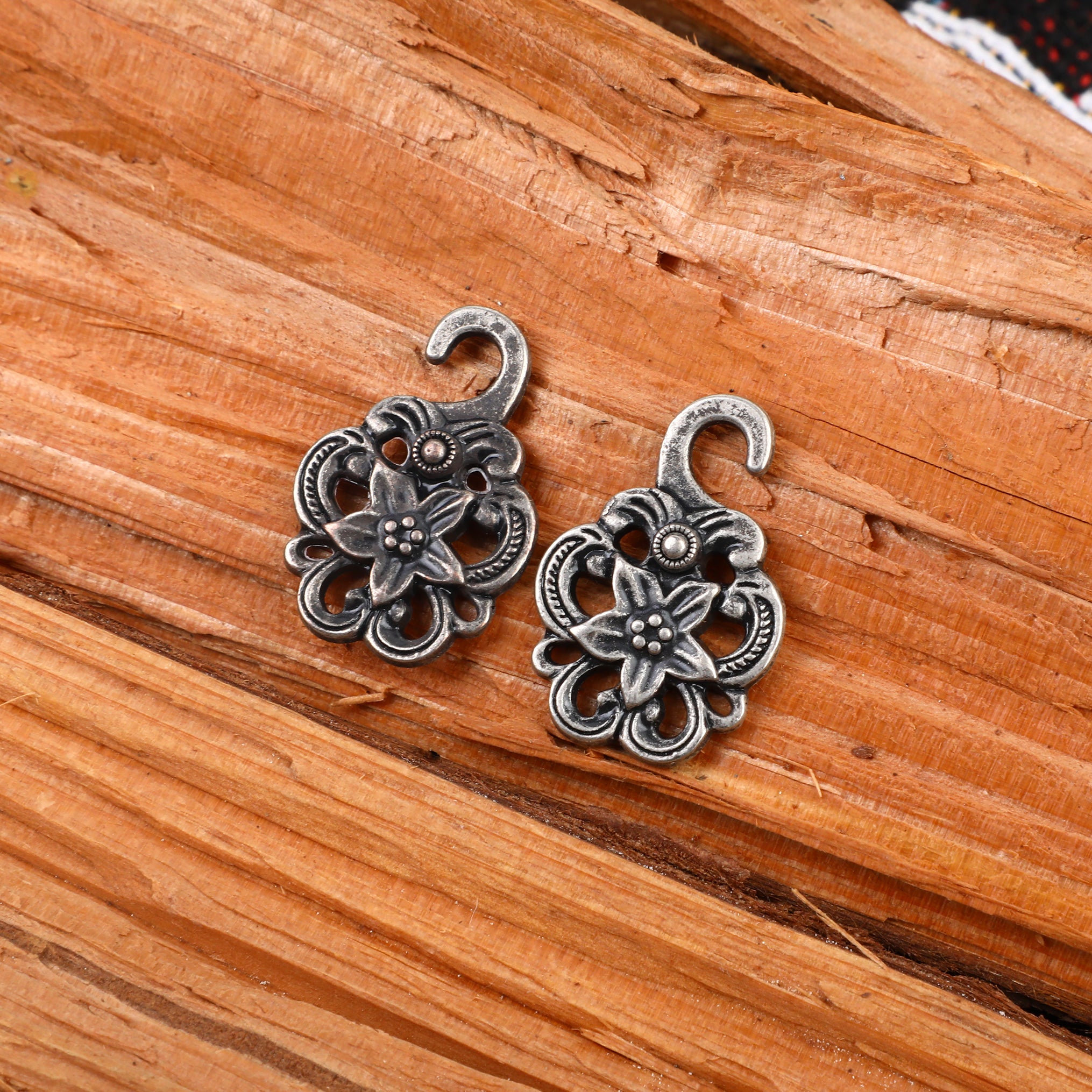 5 Paar Vintage Stil Blume knöpf Metall Miederhaken Schliesse für Näharbeiten 30MMx20MM